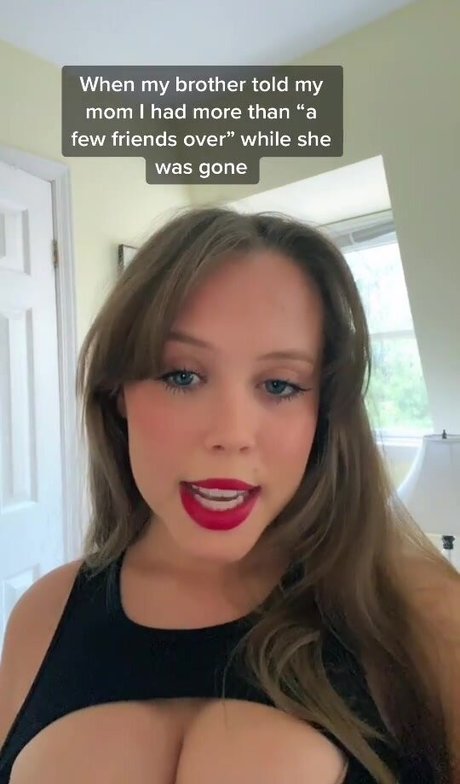 Photo nue de fuite OnlyFans de Emily Kyte