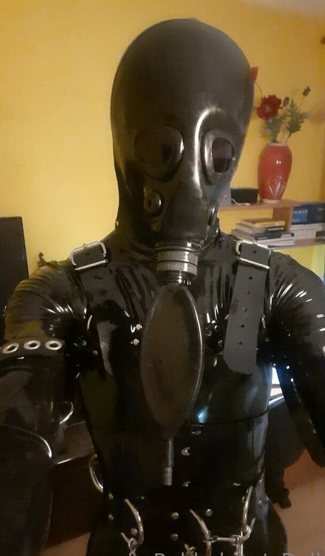 Rubbobject_doll