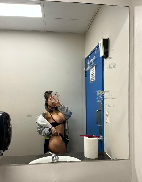Photo nue de fuite OnlyFans de Masmilkyway