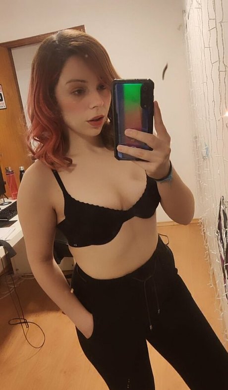 Photo nue de fuite OnlyFans de Ammyzitta