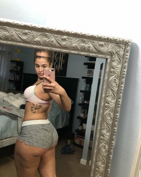 Photo nue de fuite OnlyFans de Janaevic