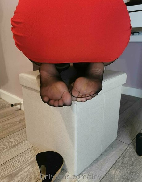 Photo nue de fuite OnlyFans de Tinynylonfeet