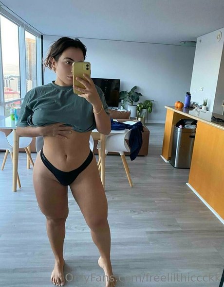 Photo nue de fuite OnlyFans de Freelilthiccckk