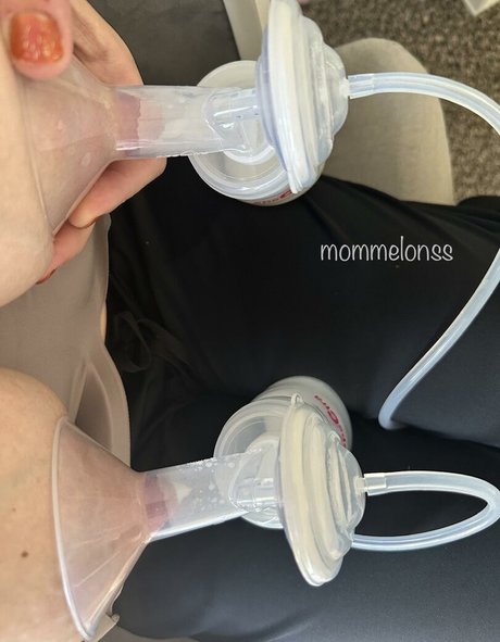 Photo nue de fuite OnlyFans de Mommelonss