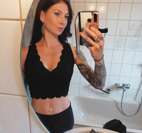 Photo nue de fuite OnlyFans de Lechl Sisters