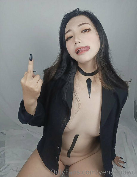Photo nue de fuite OnlyFans de Yenyenuwu