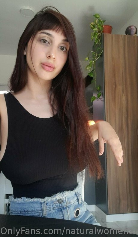 Photo nue de fuite OnlyFans de Naturalwomenana