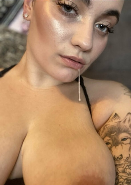 Hornythickitten