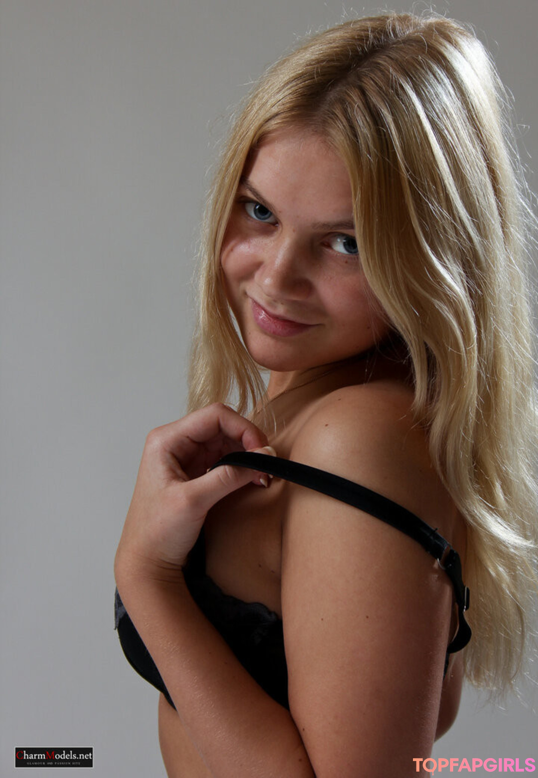 Photo nue de fuite OnlyFans de Charmmodels #1372