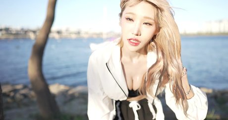 Girlcrushtr