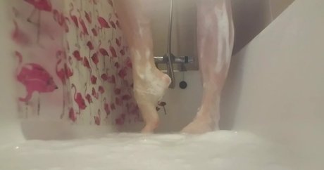 Photo nue de fuite OnlyFans de Giantessgingerofficial