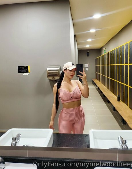 Photo nue de fuite OnlyFans de Mymelwoodfree