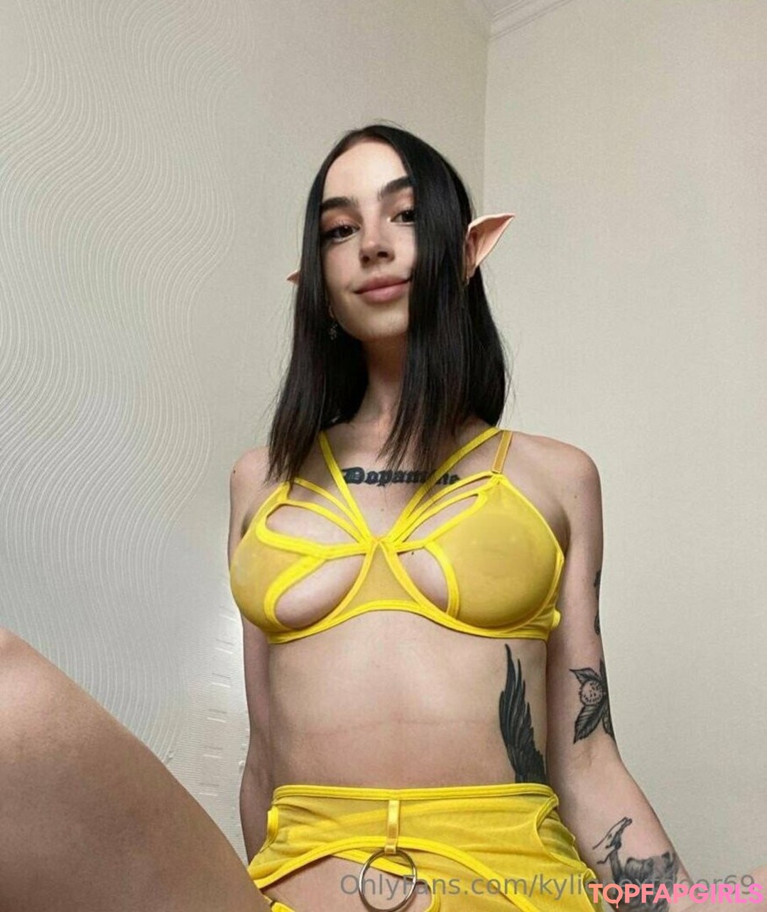 Photo nue de fuite OnlyFans de Kylienextdoor69 #1022