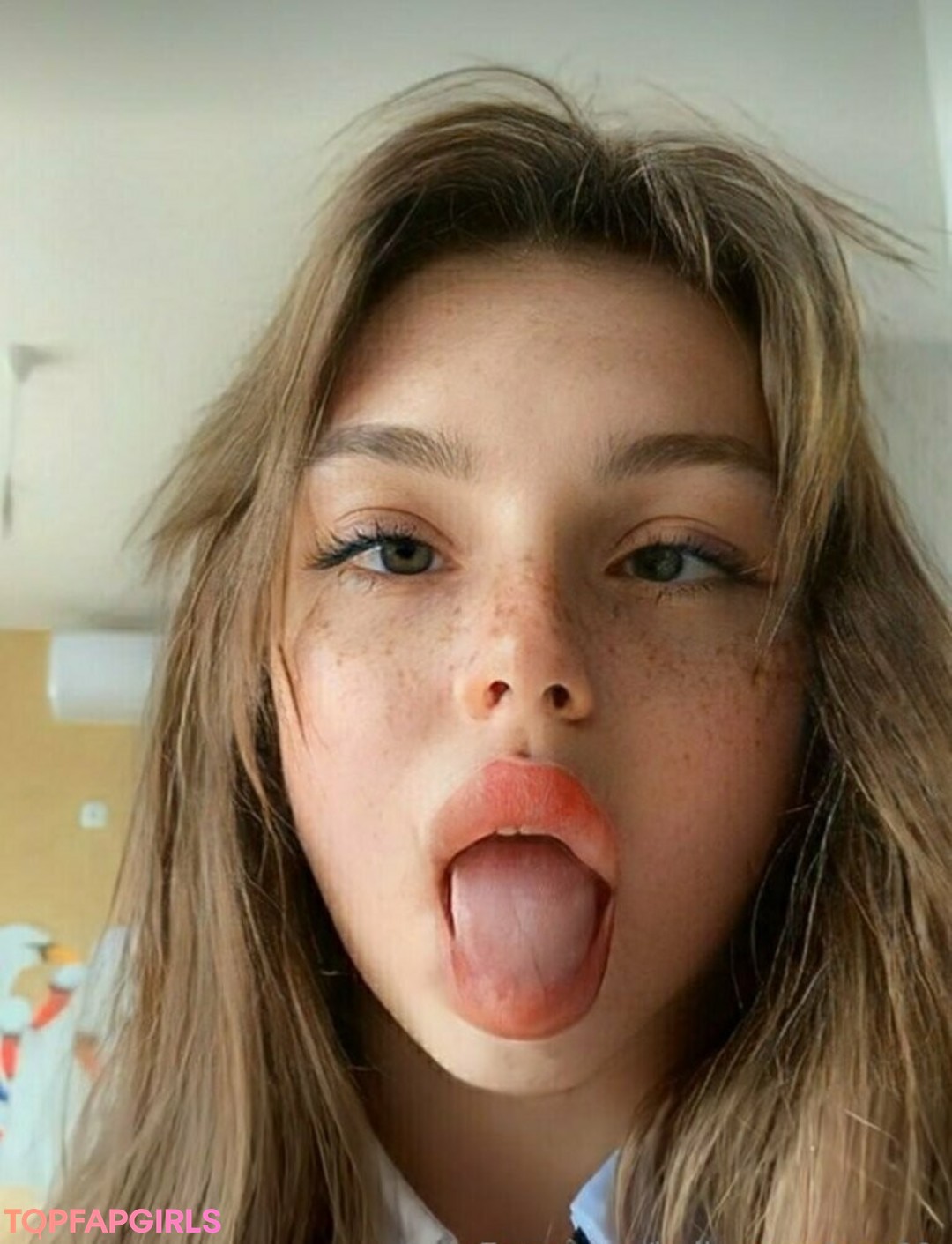 Photo nue de fuite OnlyFans de Kylienextdoor69 #1105