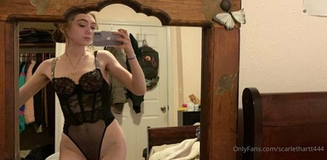 Photo nue de fuite OnlyFans de Scarlethartt444