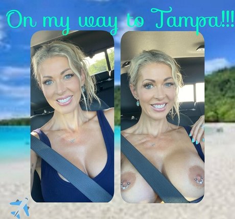 Photo nue de fuite OnlyFans de Hollyhotwife