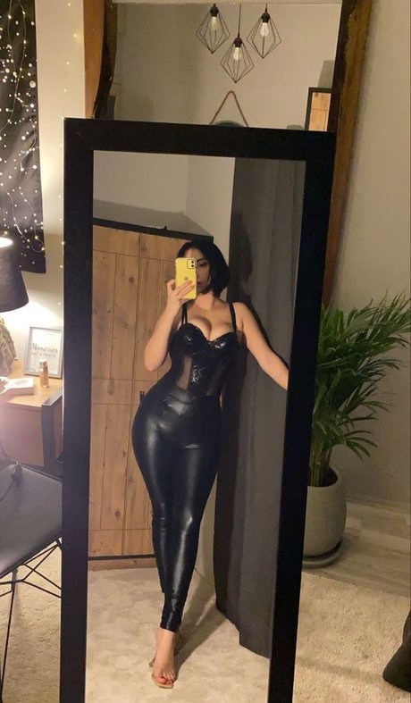Photo nue de fuite OnlyFans de Dilan Dere