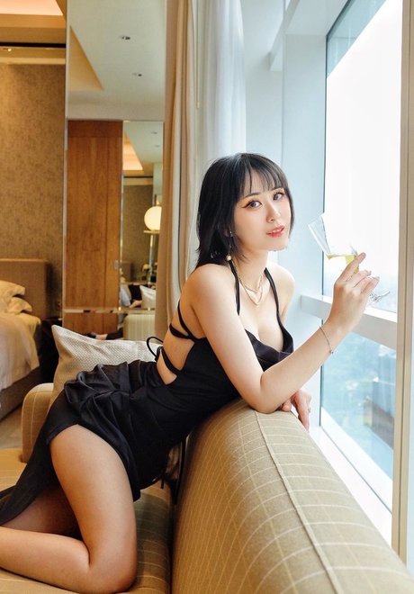 Photo nue de fuite OnlyFans de Larissa Rochefort