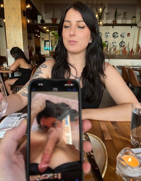 Photo nue de fuite OnlyFans de Luna Hill