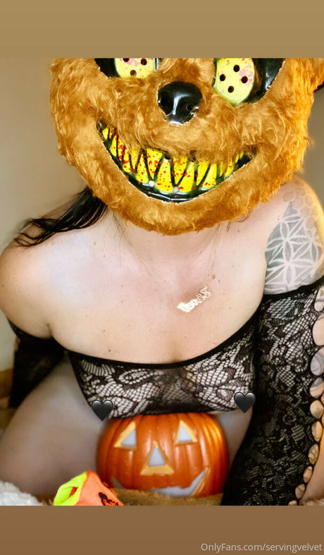 Photo nue de fuite OnlyFans de Servingvelvet