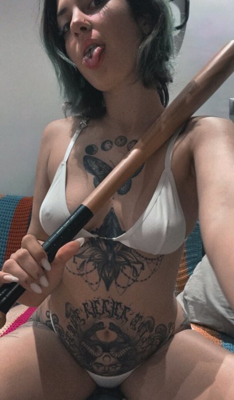 Photo nue de fuite OnlyFans de Inkedellen