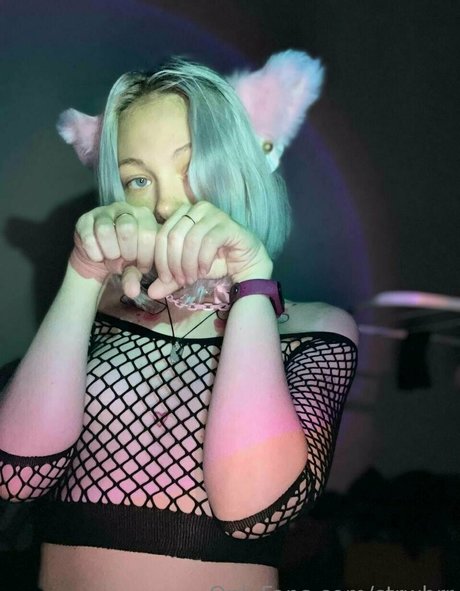 Photo nue de fuite OnlyFans de Strwbrr