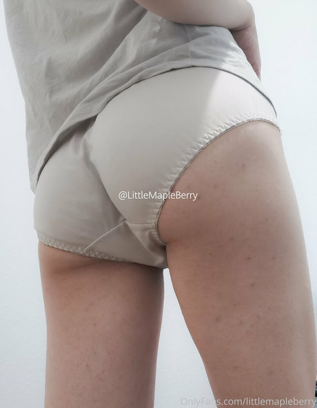 Photo nue de fuite OnlyFans de Littlemapleberry
