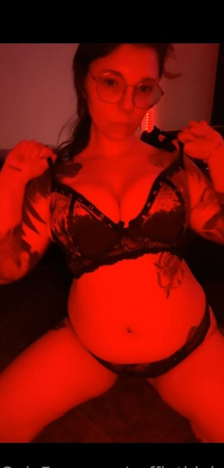 Photo nue de fuite OnlyFans de Coffinthighs
