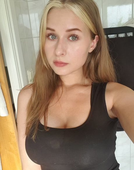 Photo nue de fuite OnlyFans de Elina Twich