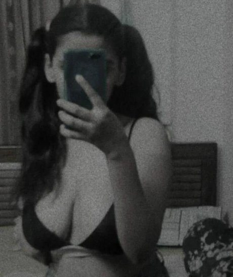 Photo nue de fuite OnlyFans de Sanjana Saba