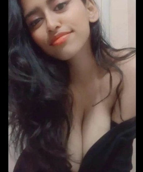 Photo nue de fuite OnlyFans de Sanjana Saba