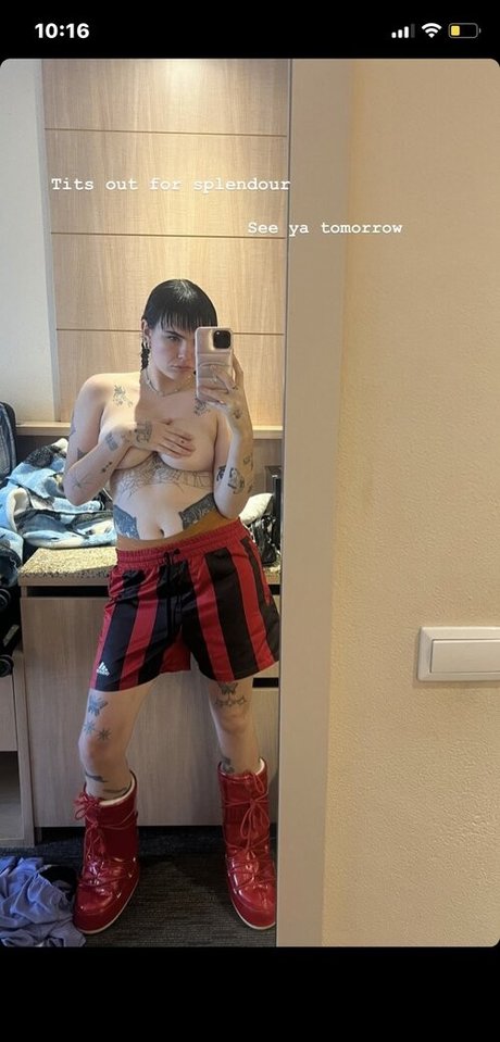 Photo nue de fuite OnlyFans de Benee