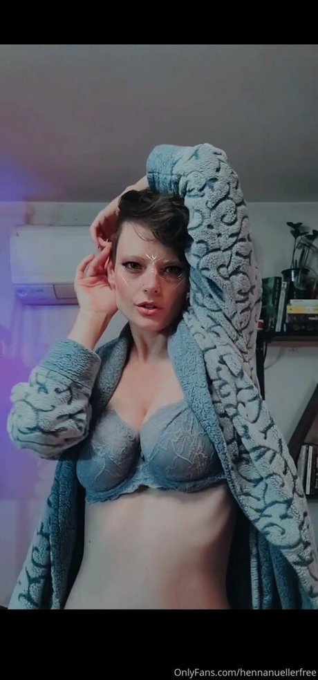 Photo nue de fuite OnlyFans de Hennanuellerfree