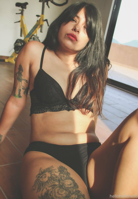 Photo nue de fuite OnlyFans de Helloaliza