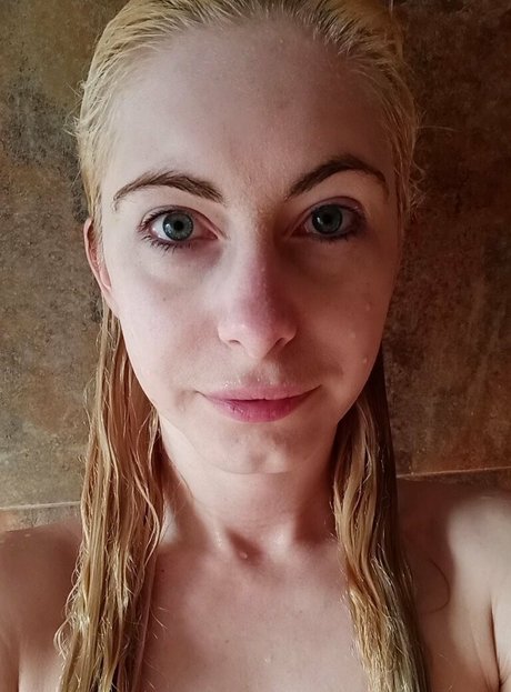 Nikkigiavip