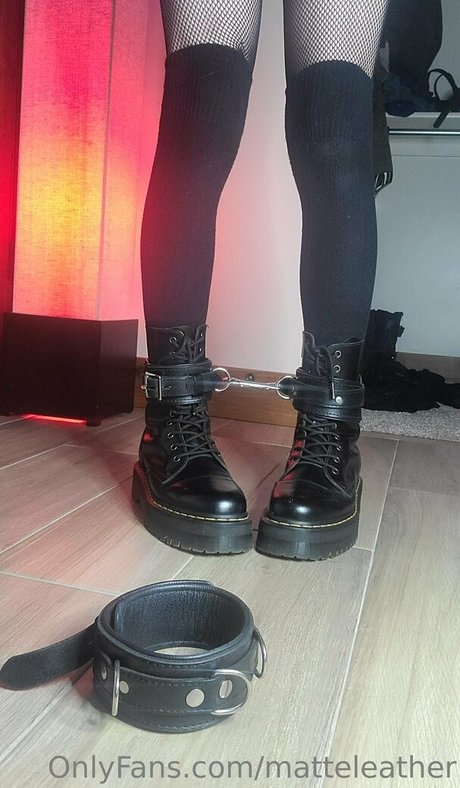 Photo nue de fuite OnlyFans de Matteleather