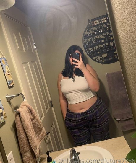 Photo nue de fuite OnlyFans de Dfuture7786