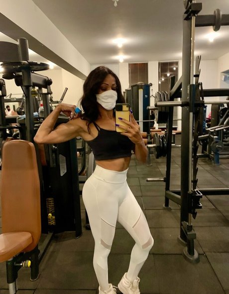 Shemale_23cm