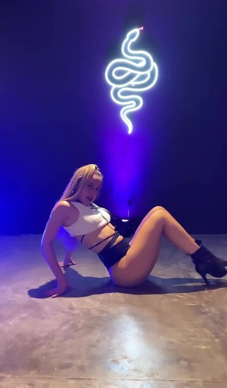 Photo nue de fuite OnlyFans de Ampipenia
