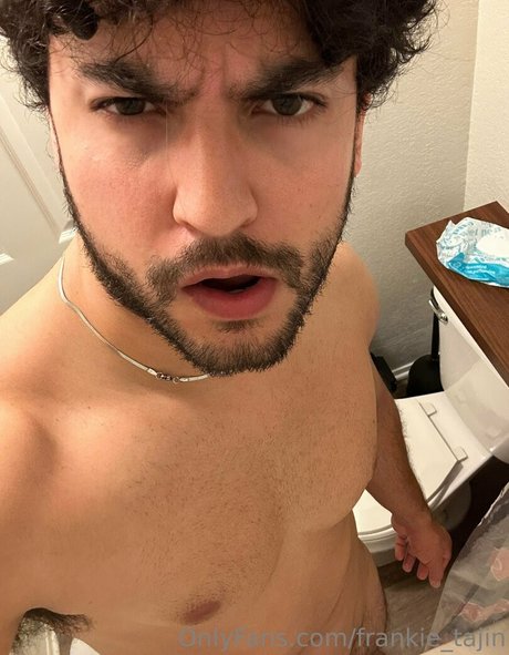 Photo nue de fuite OnlyFans de Frankietajin