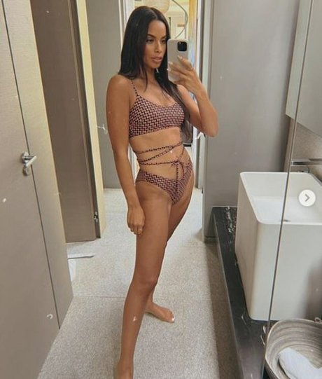 Photo nue de fuite OnlyFans de Rochelle Humes
