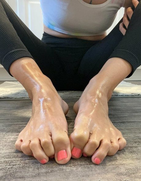 Prettyfeet.andface