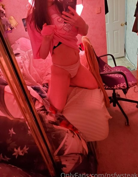 Photo nue de fuite OnlyFans de Nsfwsteak