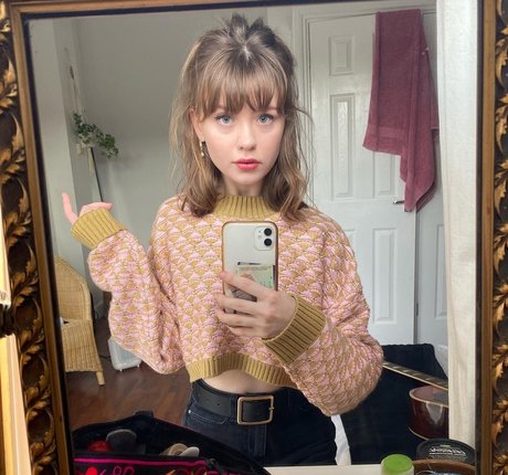 Photo nue de fuite OnlyFans de Maisie Peters