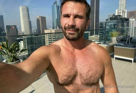 Photo nue de fuite OnlyFans de Manuelferraratv