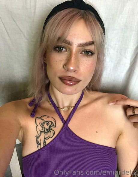 Photo nue de fuite OnlyFans de Emiardeli2