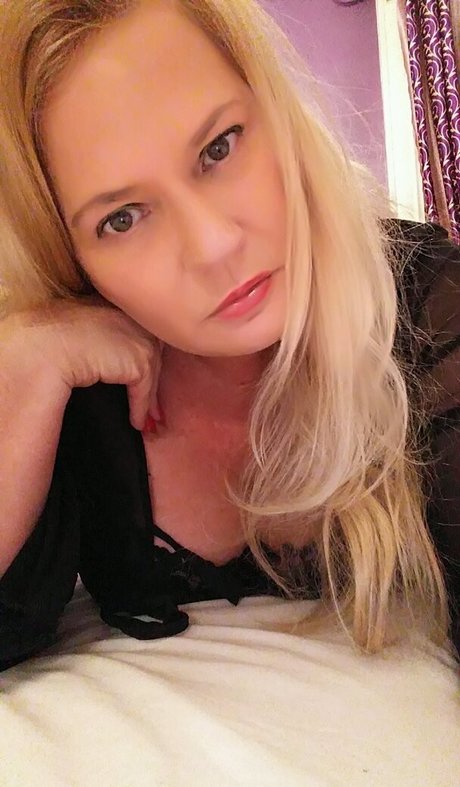 Photo nue de fuite OnlyFans de Uniquilyyours