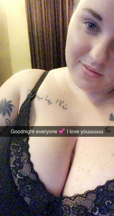 Photo nue de fuite OnlyFans de Hookahqueeensfw