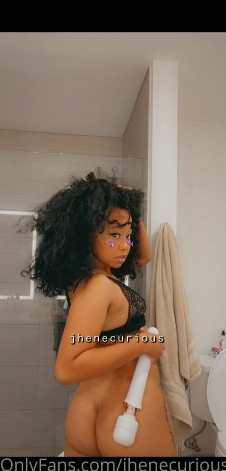 Photo nue de fuite OnlyFans de Jhenecurious