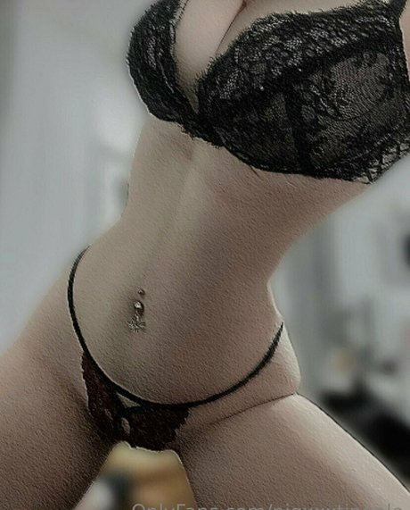 Photo nue de fuite OnlyFans de Nigxxxtingale